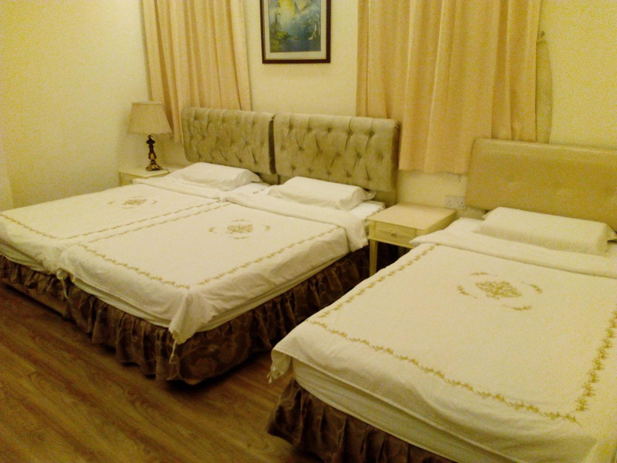 Deluxe Family Room
