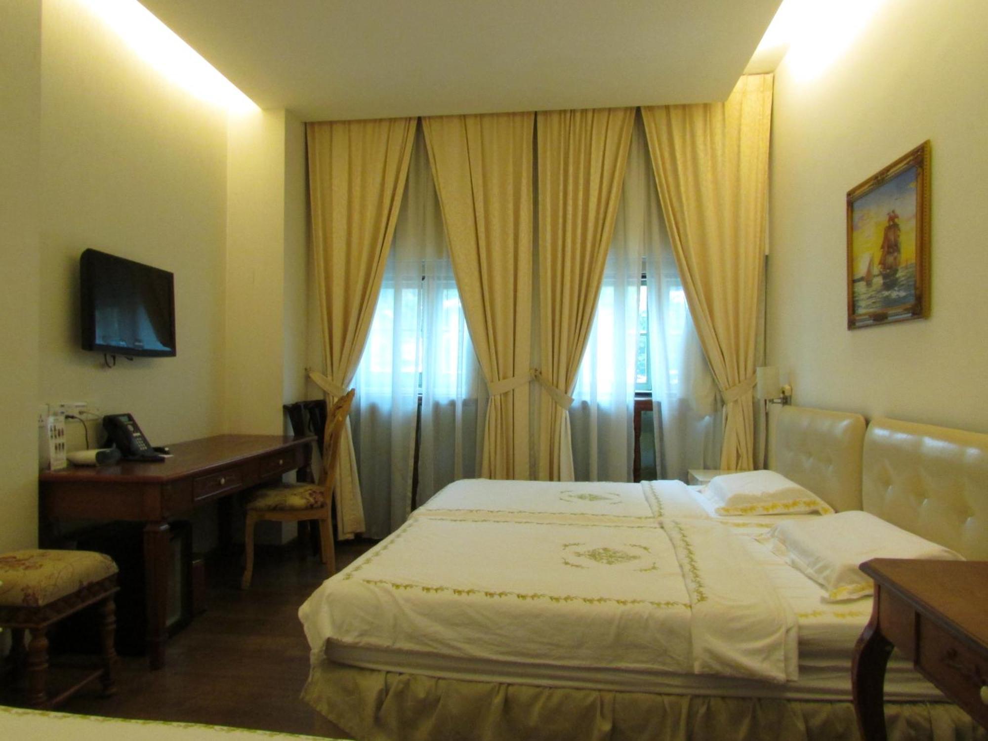 Deluxe Family Room