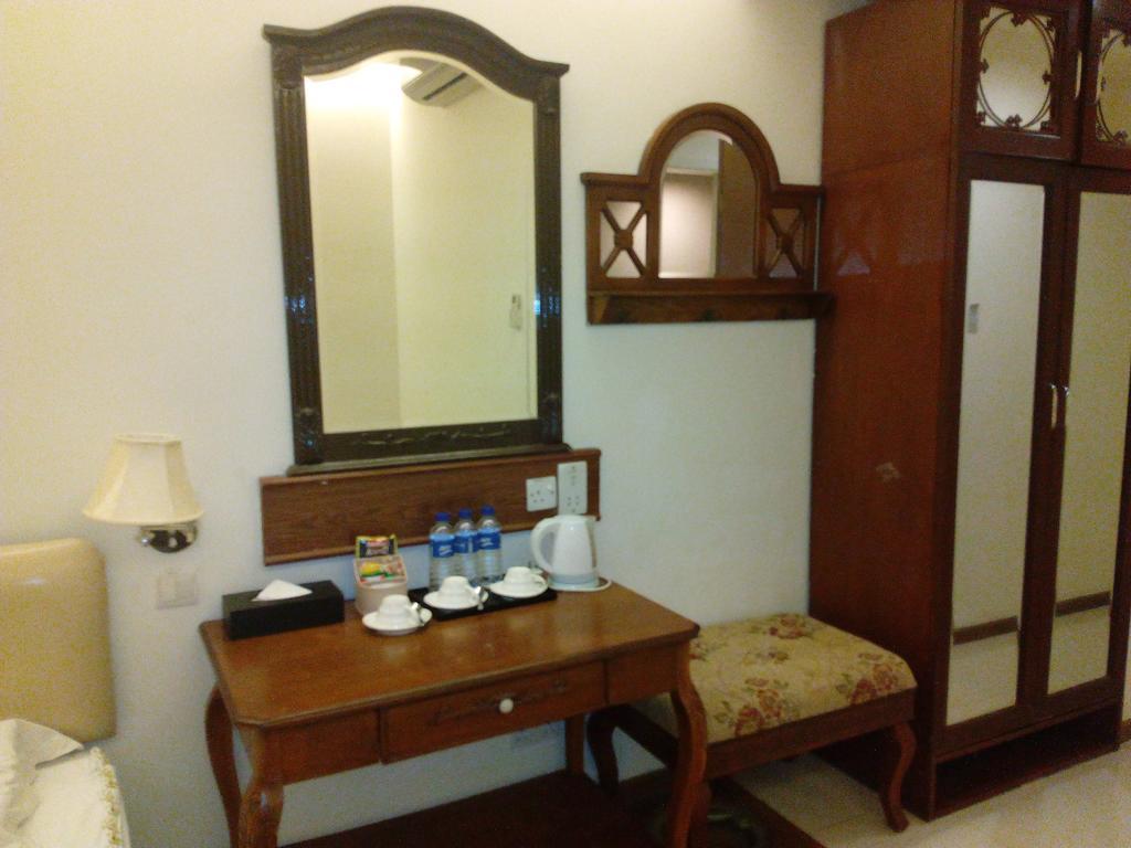 Deluxe Family Room