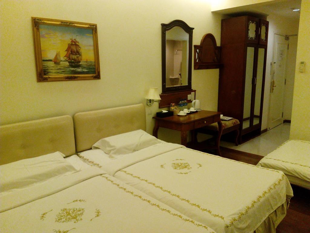 Deluxe Family Room